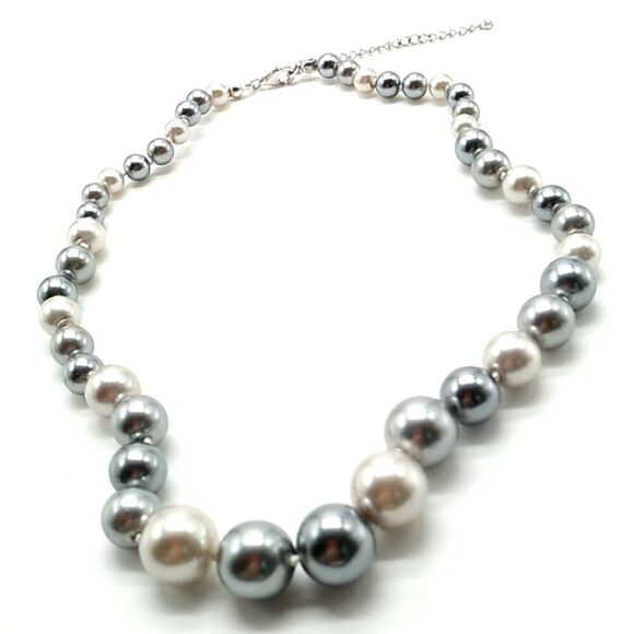 VTG Shell Pearl Necklace Silver & Soft Gray Knotted 925 Silver Closure - Picture 10 of 11